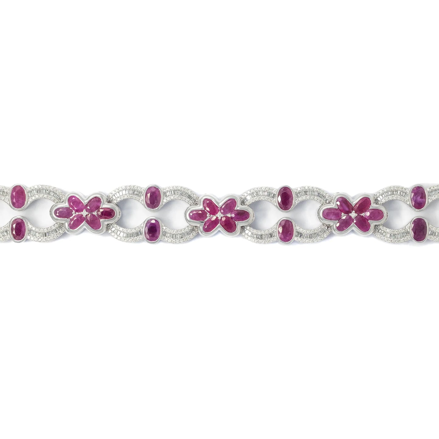 Infinity Bracelet With Diamonds & Rubys - 10K - White Gold 58.10 g - D 5.37 ct / R 15.65 ct - 8 inches