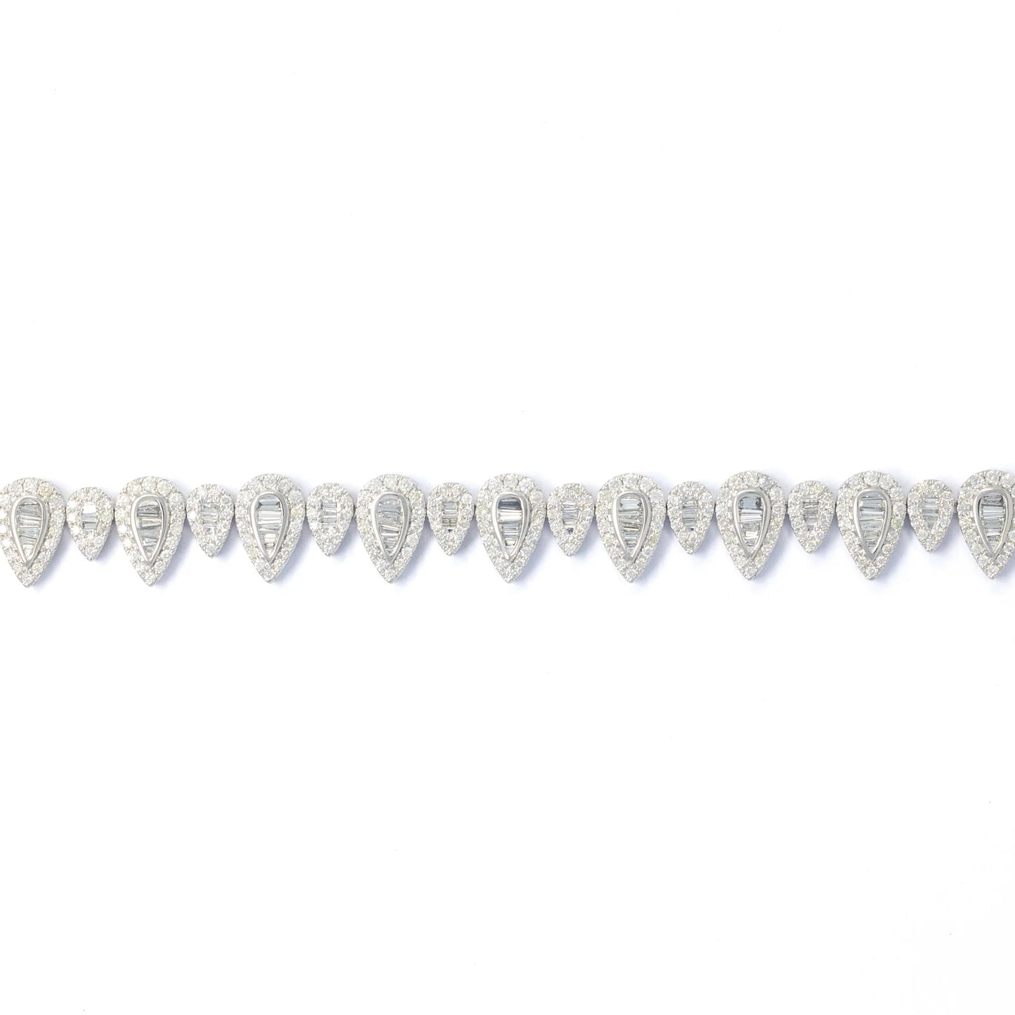 Pear Bracelet With Diamonds And Baguettes - 10K - White Gold 19.50 g - D 5.50 ct - 8 inches