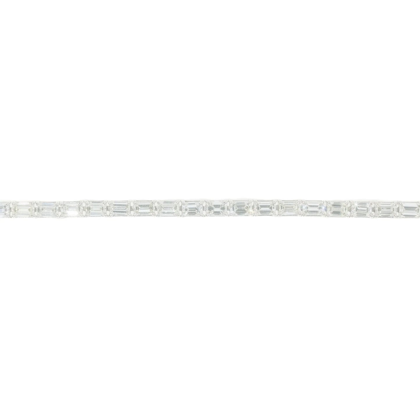 Emerald Bracelet – 14K – White Gold 16.70 g – D 11.16 CT – 8 inches