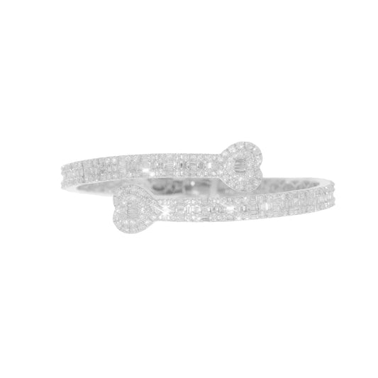 Heart Shaped Bangle With Diamond's - 14K - White Gold 21.4g - D 4.69 CT