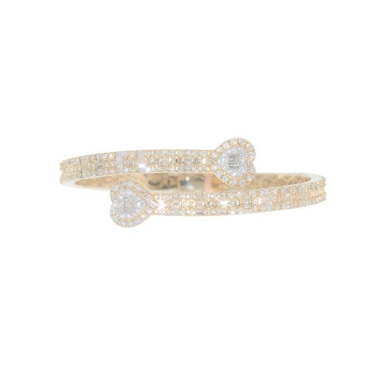 Heart Shaped Bangle With Diamond's - 14K - Yellow Gold 21.4g - D 4.69 CT