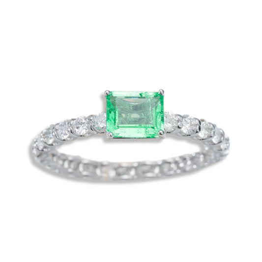 Ring With Green Emerald – 14K – White Gold 1.6 g – D 1.00 CT / E 0.55 CT